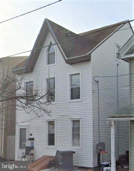 317 Broad St, Beverly, NJ 08010