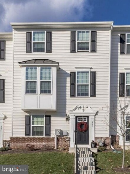 223 Ashburn Rd, Phoenixville, PA 19460