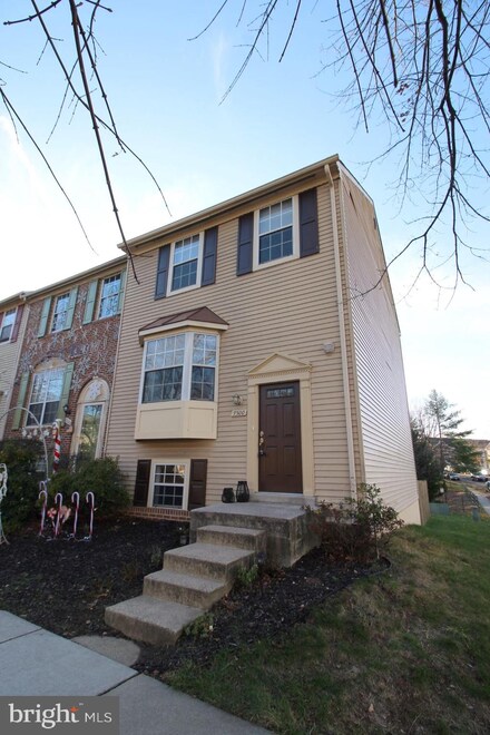 7300 Rhondda Dr, Lorton, VA 22079