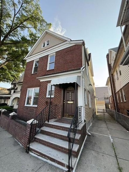 84-06 Woodhaven Blvd, Jamaica, NY 11421
