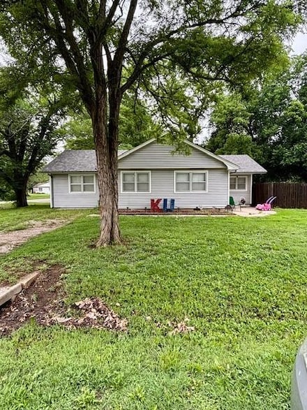 306 W 4th St, Le Roy, KS 66857