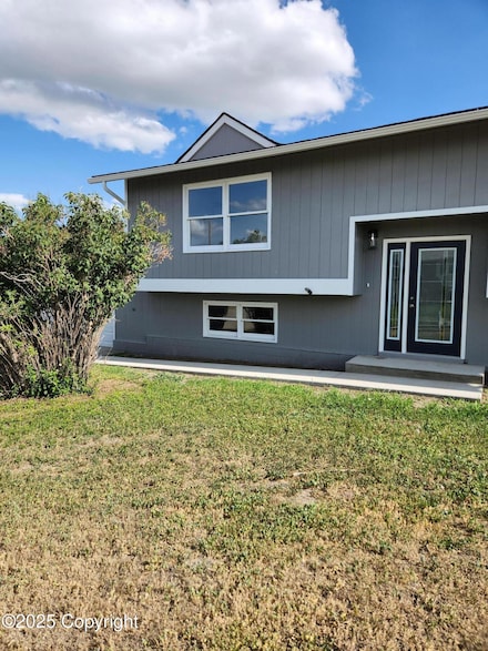 3326 Latigo St, Newcastle, WY 82701