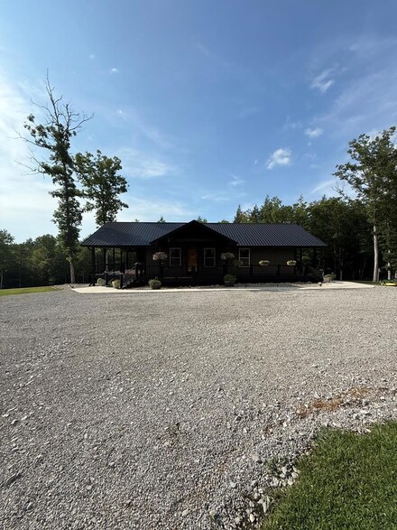 634 Cowboy Way, Jamestown, TN 38556