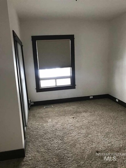 410 E Jefferson St, Huntington, OR 97907