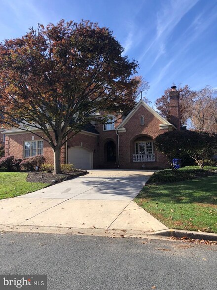 11606 Caplinger Rd, Silver Spring, MD 20904