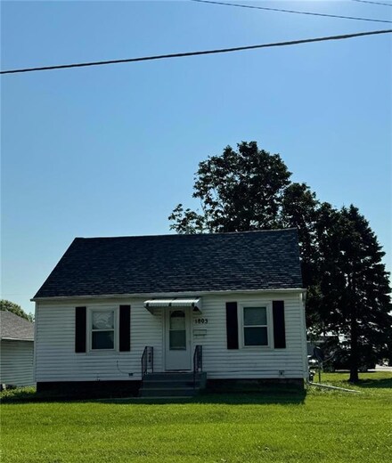 1803 10th St, Nevada, IA 50201