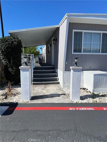 21500 Lassen St Unit 17, Chatsworth, CA 91311
