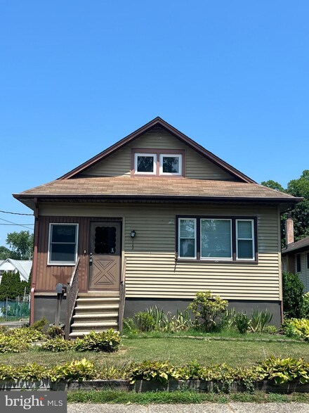 123 W Linwood Ave, Maple Shade, NJ 08052