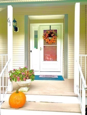 61 Willow Pond Dr, Rockland, MA 02370