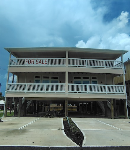 701 Bayshore Dr, La Porte, TX 77571