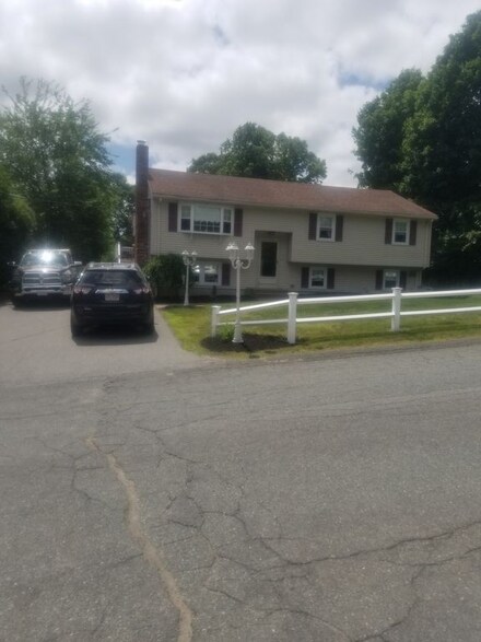 1 Blanchard St, Avon, MA 02322