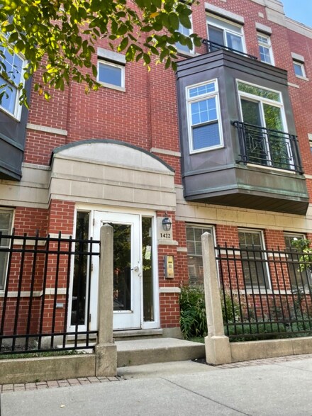 1422 S Halsted St Unit 1A, Chicago, IL 60607