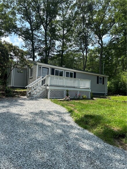 111 Reservoir Rd, Coventry, RI 02816