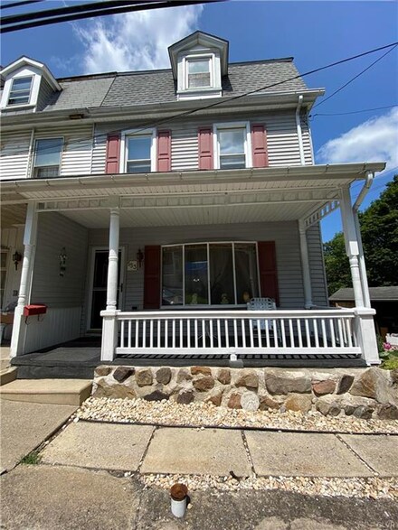 553 E Church St, Slatington, PA 18080