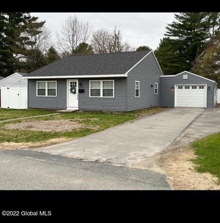 43 Hillcrest Ave, Queensbury, NY 12804