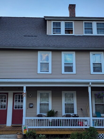 42 D St Unit 42, Whitinsville, MA 01588