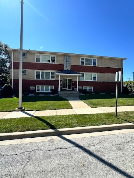 7121 W 110th St Unit 1E, Worth, IL 60482