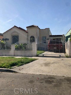 822 E 84th Place, Los Angeles, CA 90001