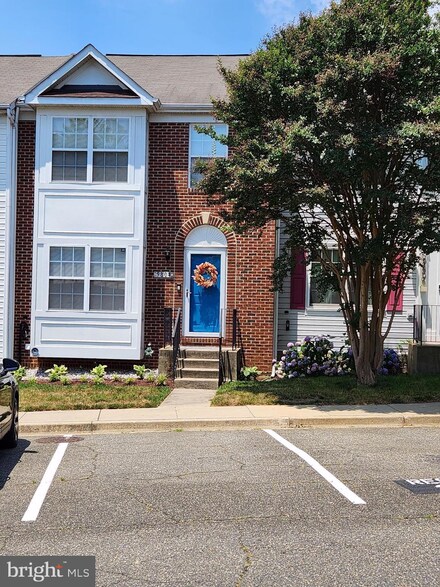 9804 Royal Commerce Place, Upper Marlboro, MD 20774