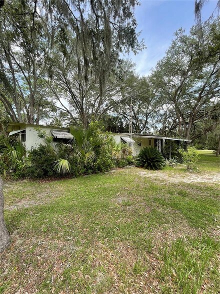 11511 82 St, Morriston, FL 32668