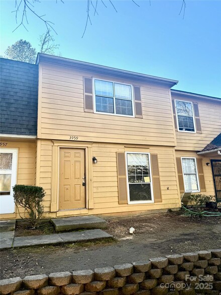 3959 Briarhill Dr, Charlotte, NC 28215