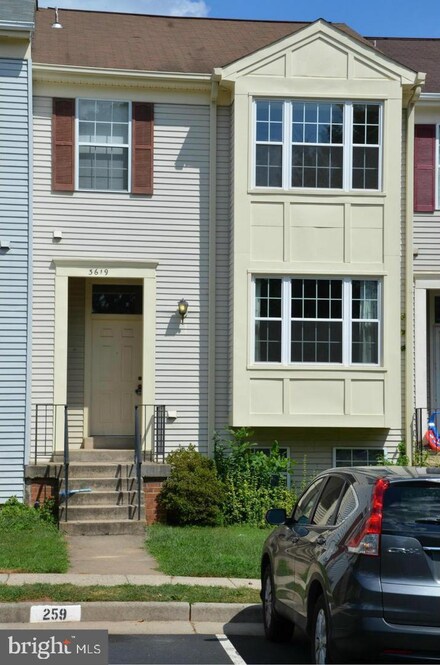 3619 Sweethorn Ct, Fairfax, VA 22033