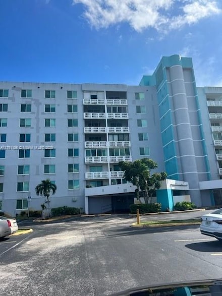 919 Hillcrest Dr Unit 611, Hollywood, FL 33021