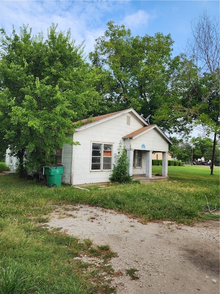 107 N Mott St, Elm Mott, TX 76640