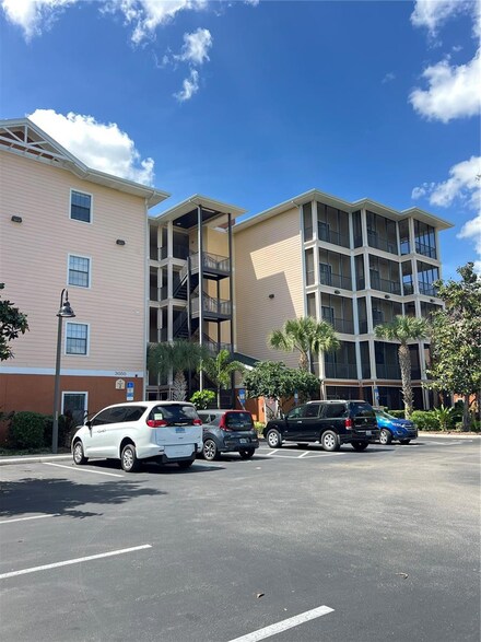 3050 Pirates Retreat Ct Unit 302, Kissimmee, FL 34747