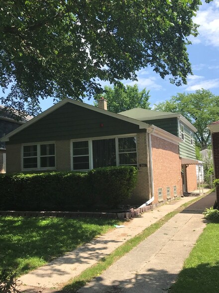 211 Brown Ave, Evanston, IL 60202