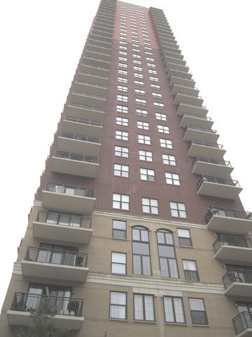 41 E 8th St Unit 2806, Chicago, IL 60605