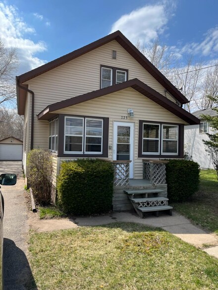 225 34th Ave N, Saint Cloud, MN 56303