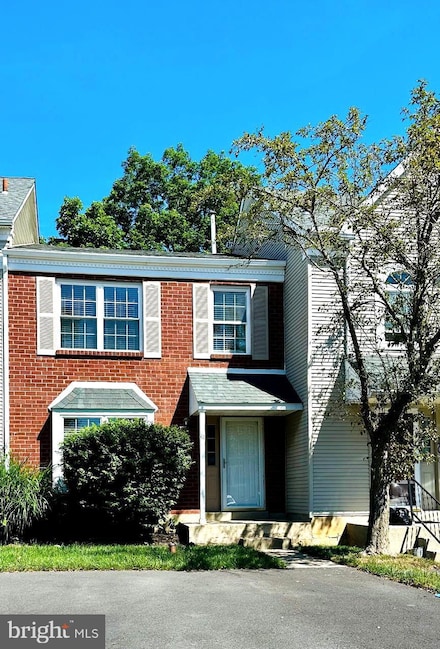 41 Victoria Dr, Aston, PA 19014