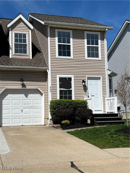 957 Columbia Ct Unit 24, Painesville, OH 44077