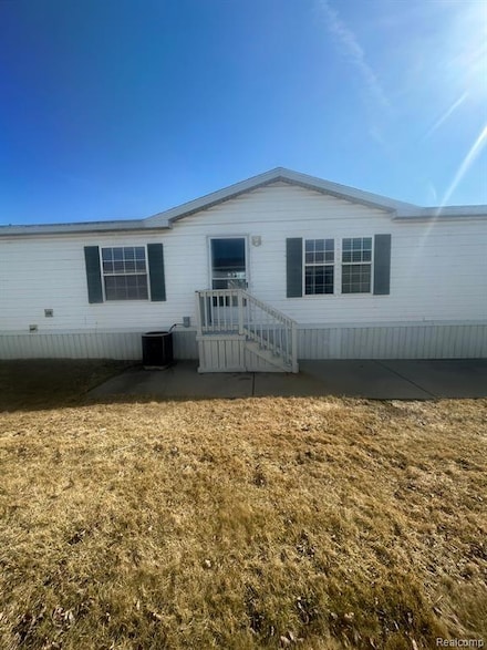 38692 Cody Dr, Romulus, MI 48174