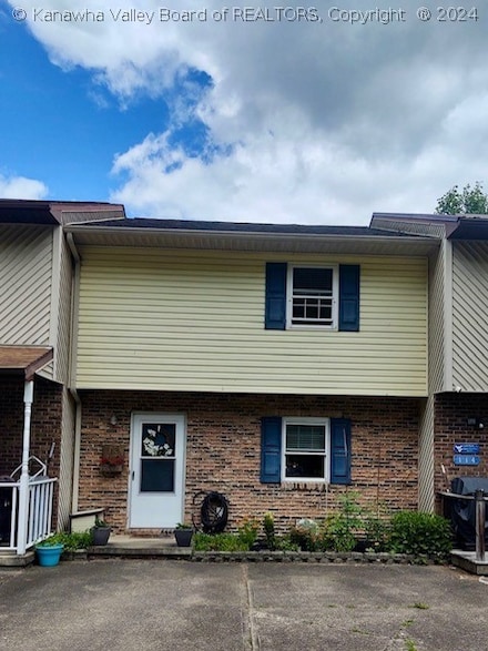 113 Mcgrew Dr, Elkview, WV 25071