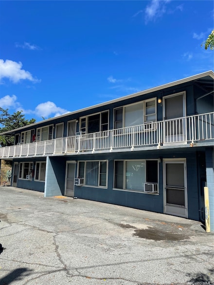 2904 Varsity Cir Unit 4, Honolulu, HI 96826