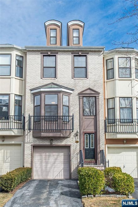 431 Hartford Dr, Nutley, NJ 07110