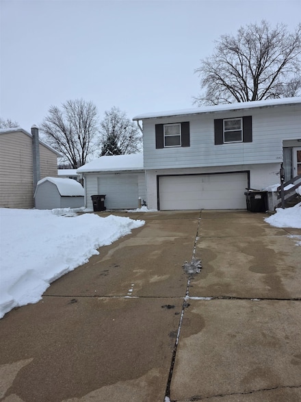 1841 W Revere St, Freeport, IL 61032