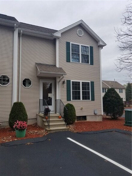 835 Sandy Ln Unit 7, Warwick, RI 02889
