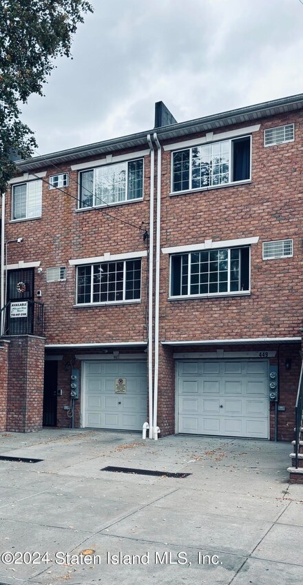 447 E 53rd St, Brooklyn, NY 11203