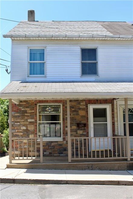 1124 Furnace St, Hellertown, PA 18055