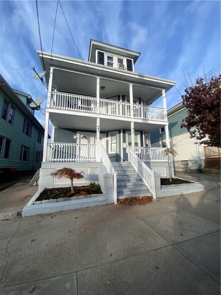 979 Atwells Ave, Providence, RI 02909