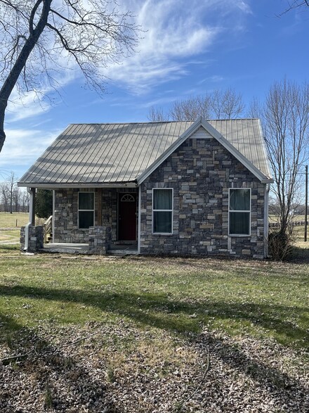 505 Corinth Rd, Portland, TN 37148