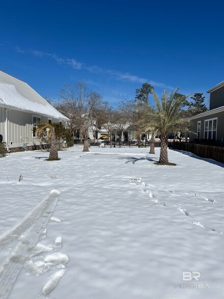 2616 Serigny St, Gulf Shores, AL 36542