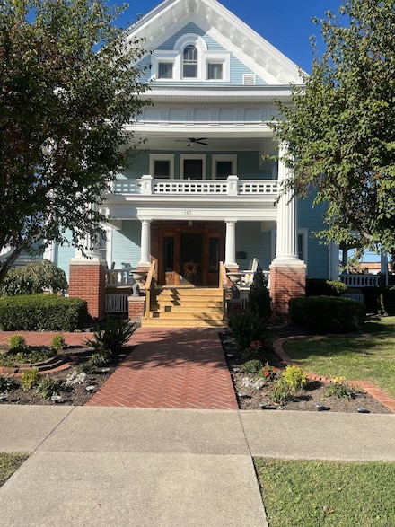 107 E Center St, Fairfield, IL 62837