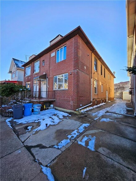 1440 W 9th St, Brooklyn, NY 11204