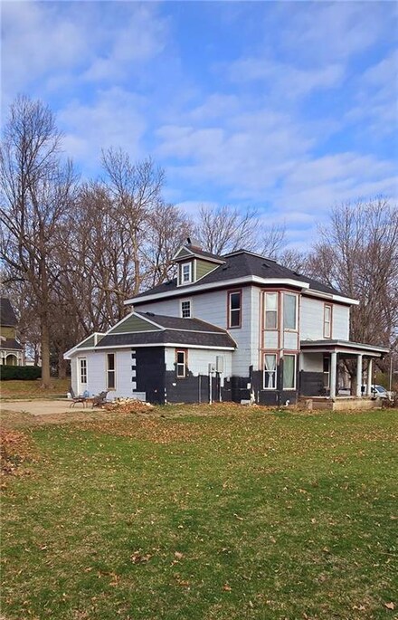 611 College St, Tarkio, MO 64491