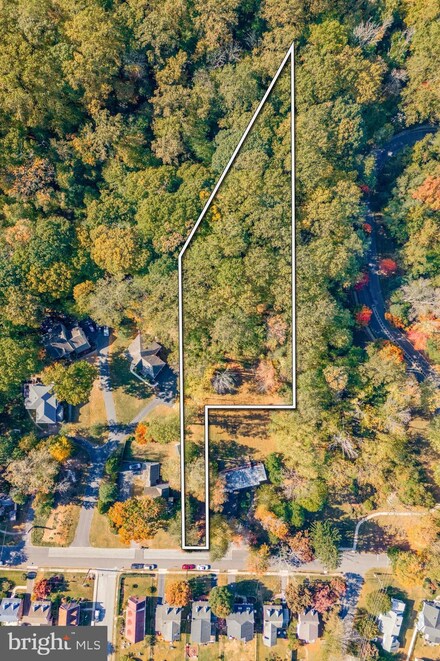410 Sandy Bank Rd, Media, PA 19063