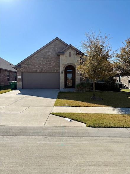 136 Wagon Mound Dr, Waxahachie, TX 75167